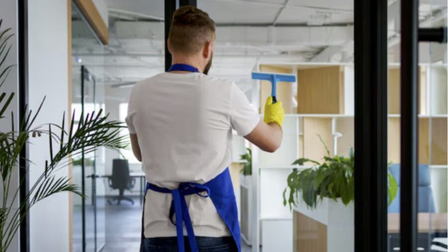 Limpieza-profesional-de-oficinas-©klearfy-e1781105762127-900x507 Limpieza de oficinas en Madrid con gestión profesional