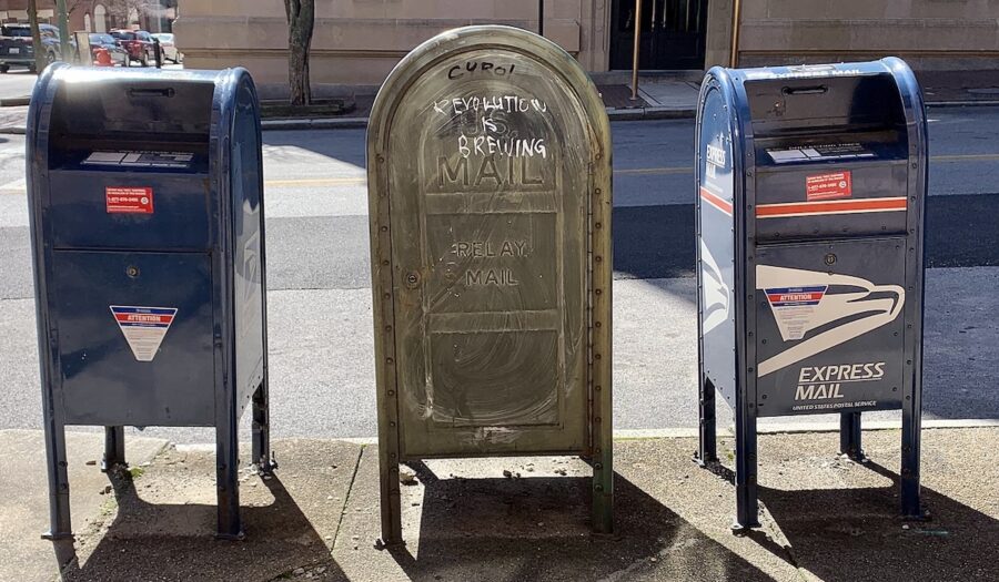 Buzones-servicio-postal-EEUU-©Elliott-R.-Plack-CC0-Wikimedia-Commons-e1783062315907-900x525 El pulso democrático contra Trump se libra ahora en las reglas