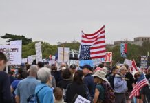 El patriotismo estadounidense también se disputa contra Trump
