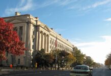 El cerco institucional a Trump se desplaza hacia Justicia Sede del Departamento de Justicia Robert F. Kennedy