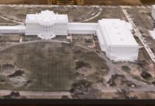 La justicia vuelve a frenar el salón de baile de Trump en la Casa Blanca Maqueta del Salón de baile estatal de la Casa Blanca (foto publicada por la Casa Blanca el 22 de octubre de 2025)