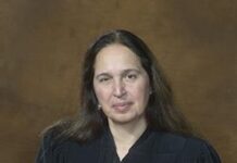 Voto por correo en EEUU: nuevo bloqueo judicial a Trump antes de las «midterms» Indira Talwani