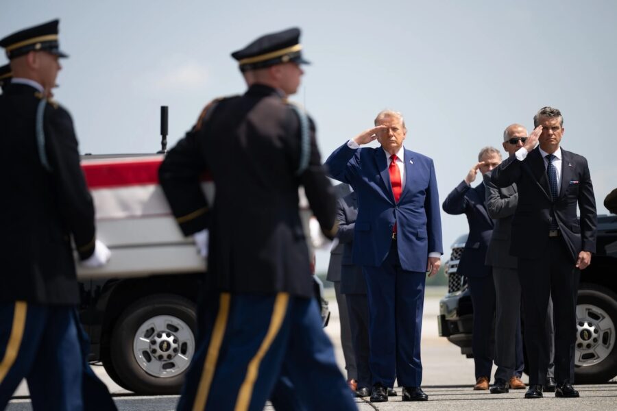 Militares-fallecidos-Iran-©White-House-Photo-Molly-Riley-Dover-Delaware-900x600 Observatorio Trump: el Congreso exige al Pentágono explicar las bajas «desaparecidas» de la guerra con Irán