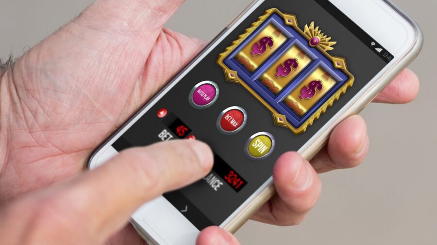 Tragamonedas-online-©123RF-900x506 ¿En qué orden debes reclamar las promociones de los casinos online?