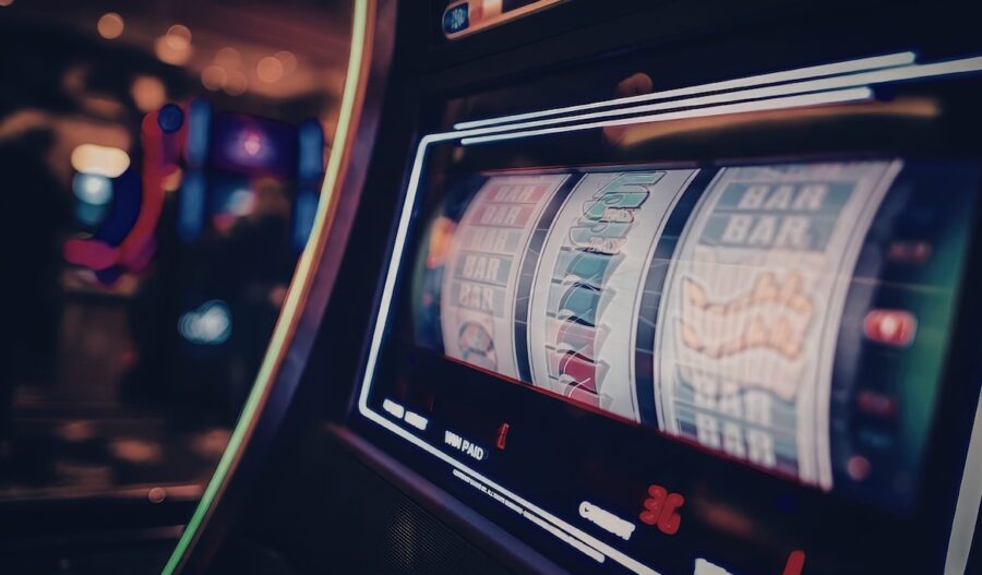 castacasinos-©123RF-e1786781386120-900x527 Depósito mínimo: por qué 10 euros se ha convertido en el estándar del sector