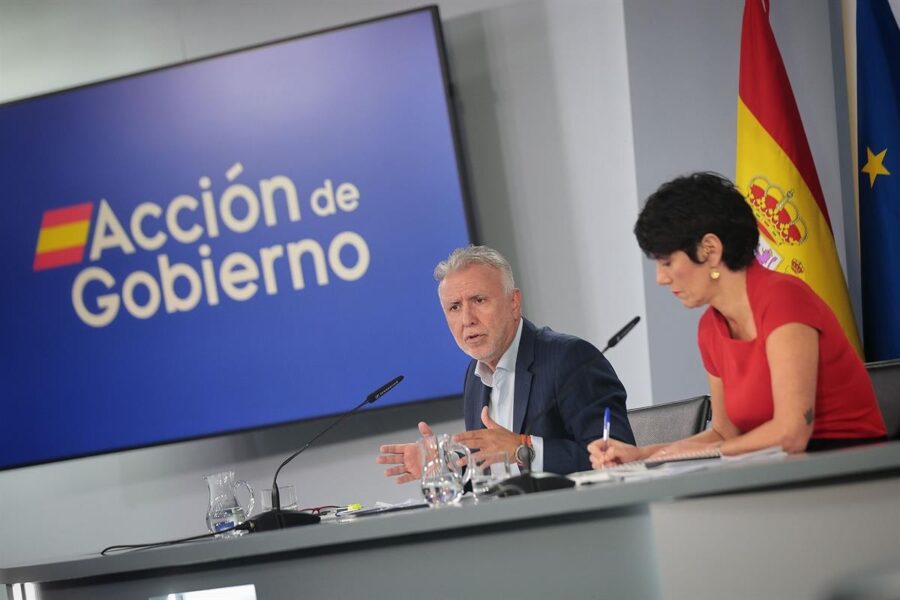 Angel-Victor-Torres-y-Elma-Saiz-RP-22SEP2026-Pool-MoncloaSandra-Armada.-La-Moncloa-900x600 Ceuta mantiene a cientos de posibles menores fuera del sistema infantil