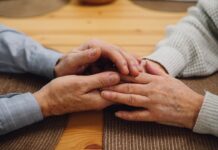 Cuidado de personas mayores en Madrid: apoyo profesional para seguir viviendo en el hogar