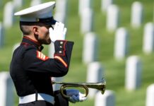 EEUU: El arco militar de Trump entra en campaña con una opinión pública adversa