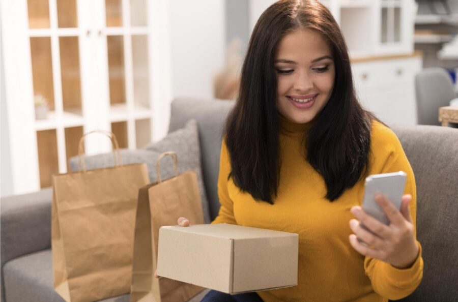 Compras-Cyber-Wow-©magnific-com-900x594 Cómo aprovechar las ofertas online sin gastar de más
