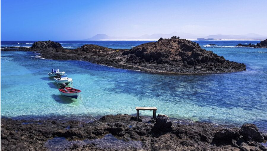 Turismo-de-islas-©unsplash-e1792078848362-900x510 Guía para organizar una escapada en grupo a las islas del Atlántico y el Mediterráneo