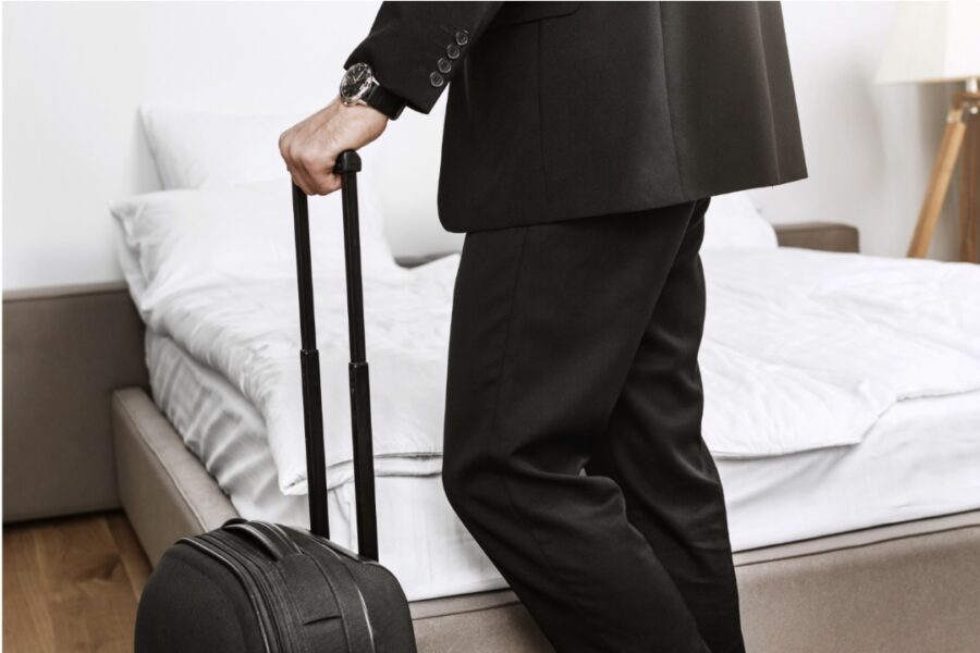 Viaje-negocios-©magnific-com-900x600 Hoteles: qué tener en cuenta al elegir alojamiento durante un viaje