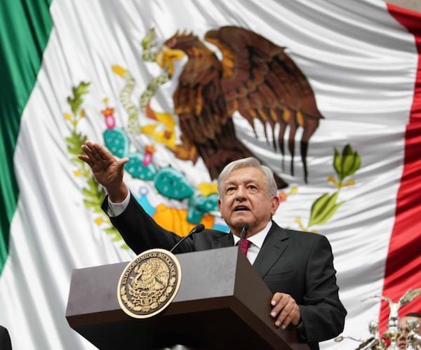 AMLO-Andrés-manuel-López-Obrador-asume-presidencia-México Salvador Allende y López Obrador