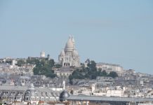 Adriana Bianco: en París, la colina de la Sacre Coeur vista desde la terraza del centro Pompidou