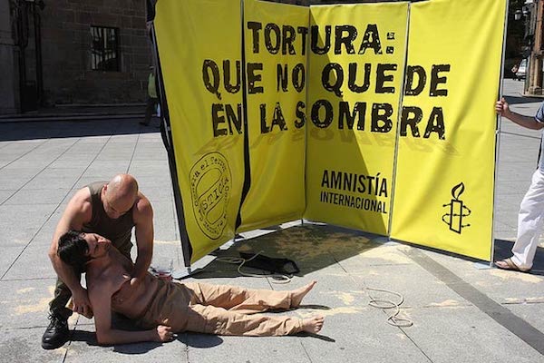 Amnistia-tortura Instrumentos de tortura: una realidad del siglo veintiuno