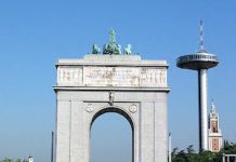 Arco de la Victoria situado en la entrada a la Ciudad Universitaria de Madrid