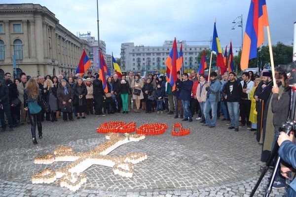 Armenios-en-Bucarest-en-un-acto-recuerdo-del-genocidio-600x400 La huella de Armenia en Rumania