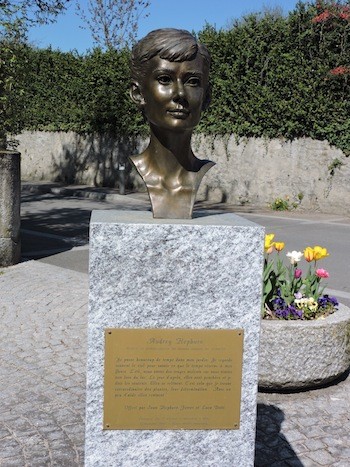 Audrey-Hepburn-busto-Tolochenez Audrey Hepburn en Suiza: La princesa que quería vivir