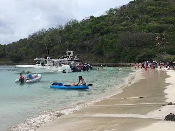 Bahía-de-Salt-Whistle-Caribe-Kenton-X.-Chance-IPS- Isla caribeña de Mayreau: amenazada de dividirse en dos por la erosión