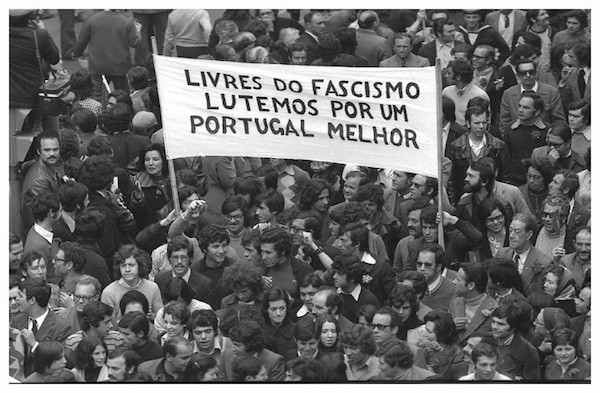 Bloncourt-Lisboa-1974 Muere el fotoperiodista Gérald Bloncourt que testimonió la guerra en el Sahara