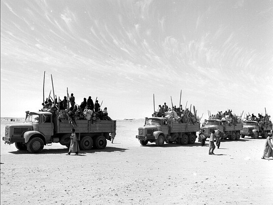 Bloncourt-polisario-convoy-militar Muere el fotoperiodista Gérald Bloncourt que testimonió la guerra en el Sahara