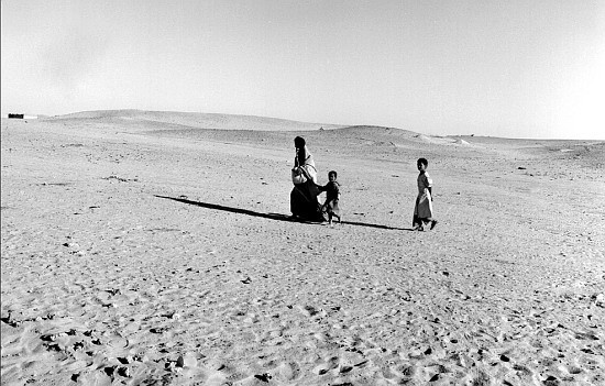 Bloncourt-polisario-exodo Muere el fotoperiodista Gérald Bloncourt que testimonió la guerra en el Sahara