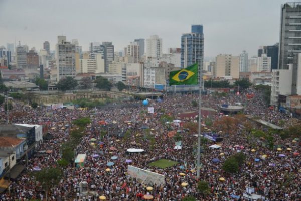 Brasil-mujeres-elecciones-IPS-Rovena-Rosa-600x400 Brasil: mujeres contra la extrema derecha de Jair Bolsonaro en presidenciales 