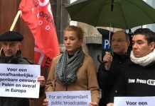 Protestas de periodistas en Bruselas contra los ataques a la libertad de expresión y libertad de prensa en Polonia
