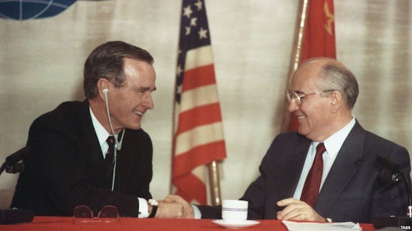 Bush-y-Gorbachev-fin-guerra-fría De la guerra fría al nuevo caos mundial