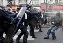 Protestas en París contra la COP21 reprimidas por la policía.