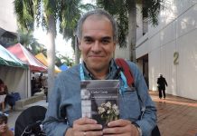 Adriana Bianco: Carlos Cortes en la Feria Internacional de Libro de Miami.