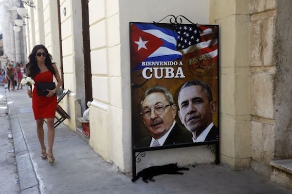 Castro-Obama-carteles-La-Habana-600x400 Raúl Castro deja la presidencia de Cuba