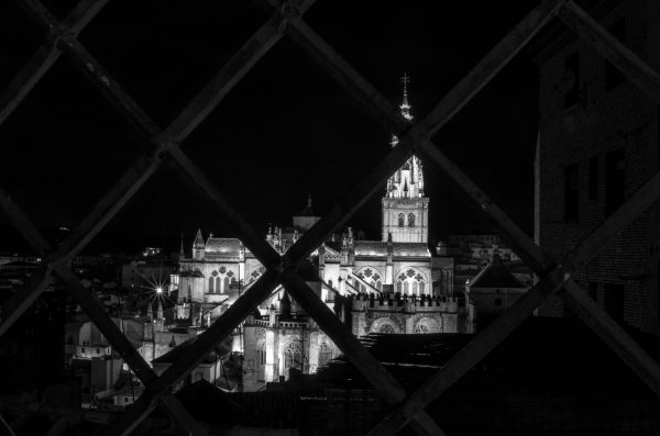 Cautiva-600x397 Con nocturnidad y alevosía, fotografía urbana