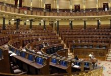 Congreso Diputados de España con escaños vacíos