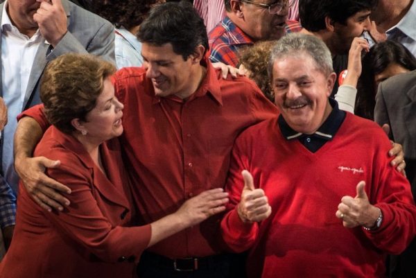 Dilma-Rousseff-Haddad-y-Lula-da-Silva-octubre-2012-600x401 Brasil: Lula renuncia en favor de Fernando Haddad para presidente