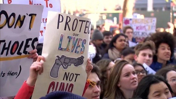 EEUU-protestas-estudiantes-Democracy-Now Violencia en EEUU: un millón de estudiantes protestan por las armas de fuego