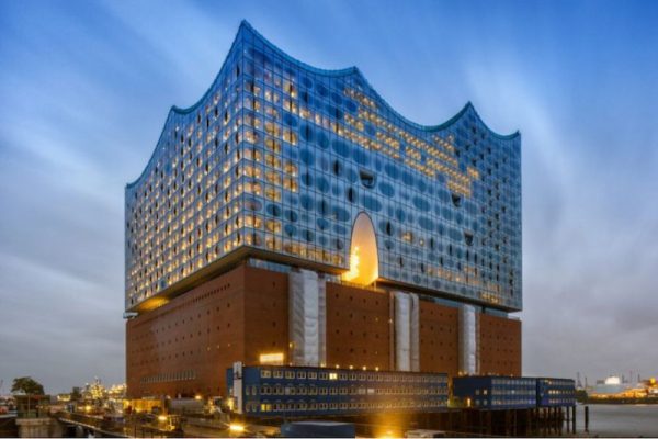 Elbphilharmonie-de-Hamburgo-600x400 En Alemania hay más público en conciertos que en estadios