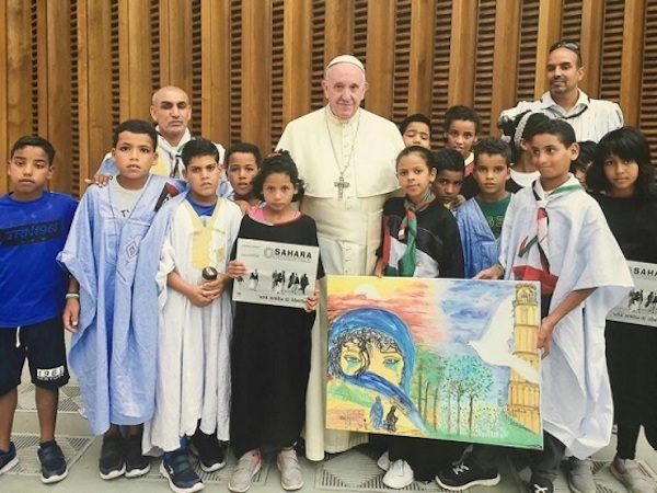 Francisco-Vaticano-niños-saharauis-600x450 El papa Francisco recibe a niños saharauis e irrita a Marruecos