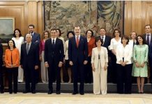 El nuevo gobierno presidio por Pedro Sanchez tras prometer sus cargos ante Felipe VI