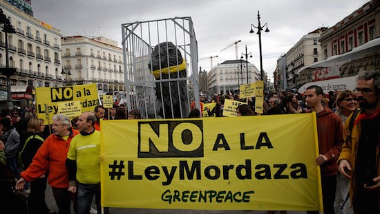 Greenpeace-ley-mordaza-2015-0214 Seguridad Ciudadana en España: Amnistía pide el fin del efecto mordaza