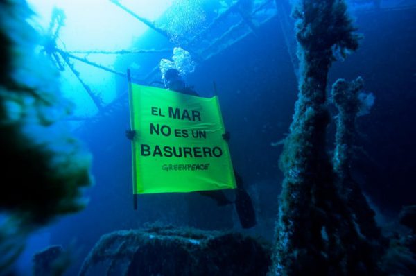 Greenpeace-mar-basurero-600x398 Contaminación por plástico, ese asesino de vida