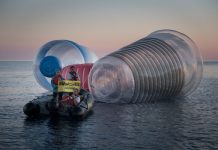 12/06/2017. Islas Baleares. España. Objetos plásticos gigantes emergen del agua en el Mediterráneo. ©Greenpeace / Pedro Armestre
