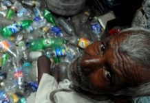 Campaña en India contra la contaminación por plásticos