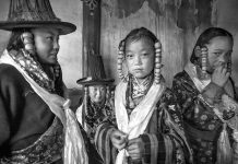 Fotografia de la serie “A Tibetan Perspective”, por Javier Sánchez-Monge Escardó, ganadora de mención de honor en los ND Awards 2015