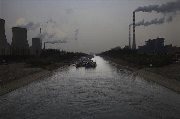 Lu-Guang-polución-en-China China: detenido el fotoperiodista Lu Guang, especialista en contaminación