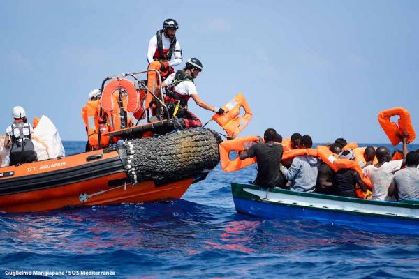 MSF-rescate-mediterráneo-10AGO2018-600x400 El Aquarius solicita un puerto seguro para desembarcar personas rescatadas en el Mediterráneo