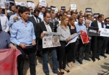 Concentración de periodistas ante el Parlamento de Malta en himenaje a Daphne Caruana