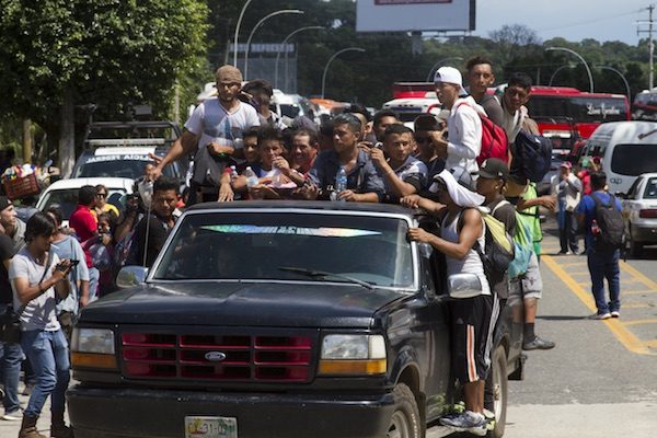 Migrantes-Honduras-EEUU-en-Chiapas-ayudas-FOT-JavierGarcia-IPS-600x400 Migrantes hondureños avanzan por México hacia Estados Unidos