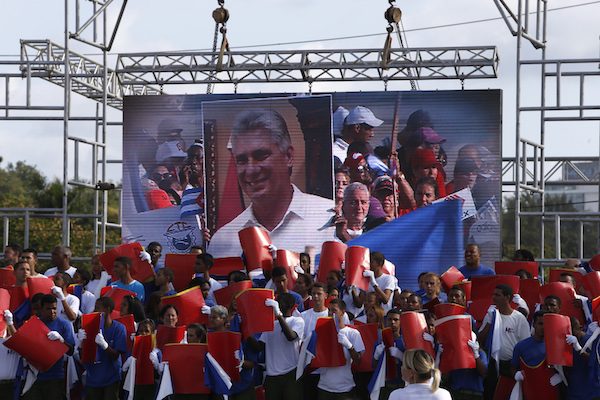 Miguel-Díaz-Canel-1-mayo-2018-F-JLBaños-IPS-600x400 Miguel Díaz-Canel transforma el estilo de gobierno en Cuba