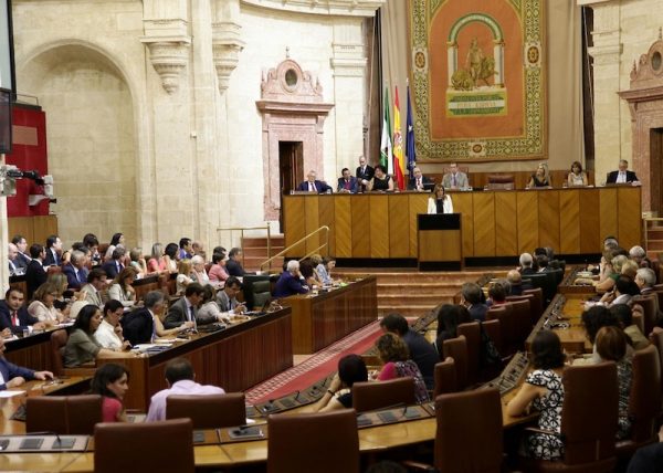 Parlamento-Andalucía-Susana-Díaz-600x428 Andalucía: un Parlamento hasta ahora incompleto, sin gitanos y sin gitanas