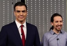 Pedro Sánchez junto a Pablo Iglesias en un debate electoral en diciembre de 2015